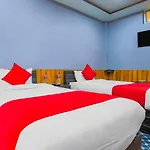 Oyo 411 Florida Отель 2*