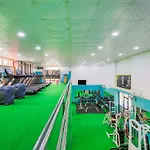 מלון Oyo 411 Florida Ranibirta
